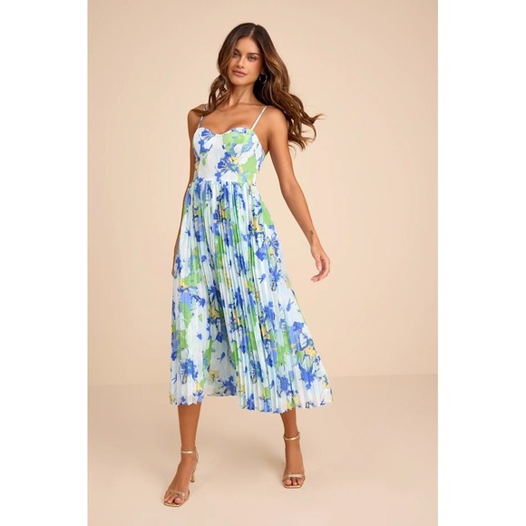 Lulus Dresses & Skirts - Lulus Dorothy Floral Pleated Midi Dress Womens XS Light Blue Multi Sweetheart